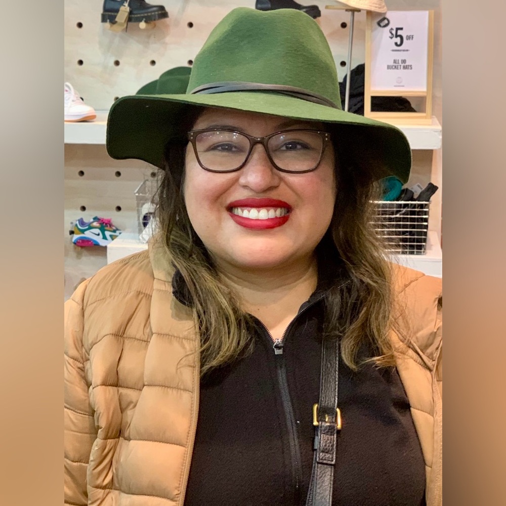 Meet your Posher, Ana